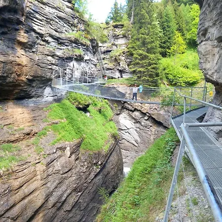 Modernes Bei Gemmi Und Sportarena * Loèche-les-Bains